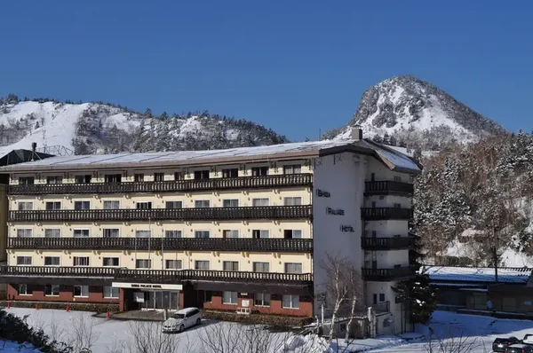 夜発バス/東京・横浜・お台場発 志賀パレスホテル 横手山・渋峠エリア 志賀高原 選べるリフト券|ほたる温泉のリゾートホテル!源泉かけ流しの天然温泉は24時間入浴可能!1